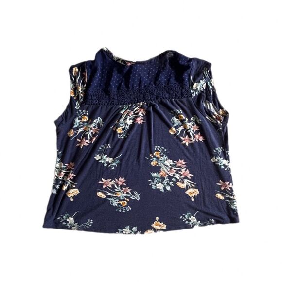 Daniel Rainn Taravel crochet detail knit floral top - Picture 2 of 8